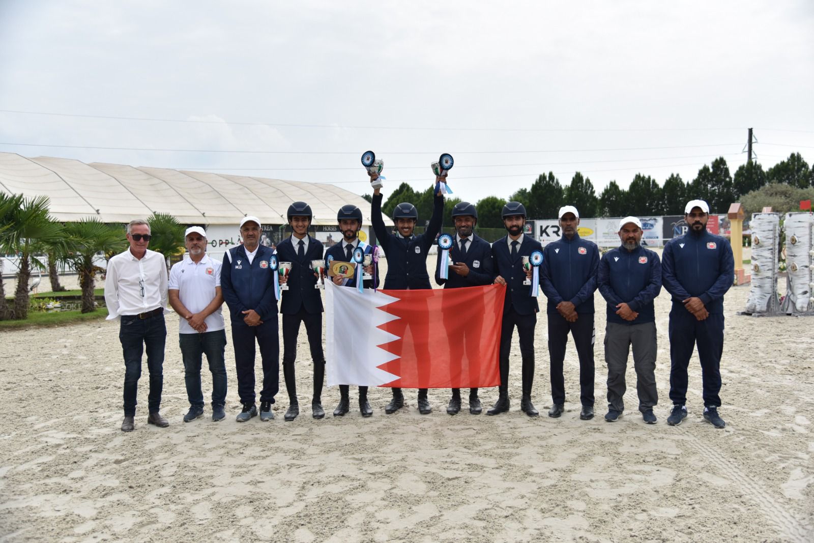 في انجاز جديد يعكس قدراته الاحترافية ...فريق وزارة الداخلية لقفز الحواجز يتصدر فرسان 13 دولة خلال بطولة ذائعة الصيت في ايطاليا<